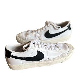 Nike Blazer Low '77 Vintage Womens Casual Shoes White Black Size 8